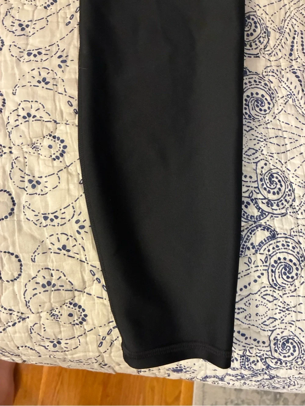 ALO High Waist Airlift 7/8 Leggings - size medium